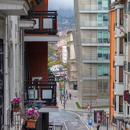 Inar Centrico Apartamento Junto Ayuntamiento & Ria Билбао Екстериор снимка